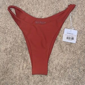 NWT BENOA CHUNS BOTTOM - AUSSIE - SMALL